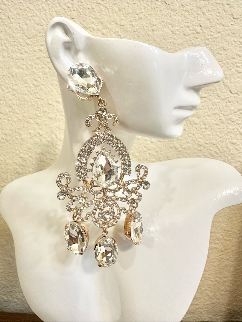 Fashion Jewelry Gold and Clear Crystal Chandelier Earrings